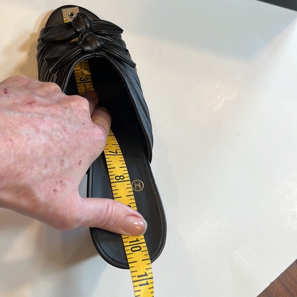 Chanel Sz. 42EU Black Lambskin, 3.5” Heel Mules, 3 Sailor Knots on Top EUC - Picture 10 of 11